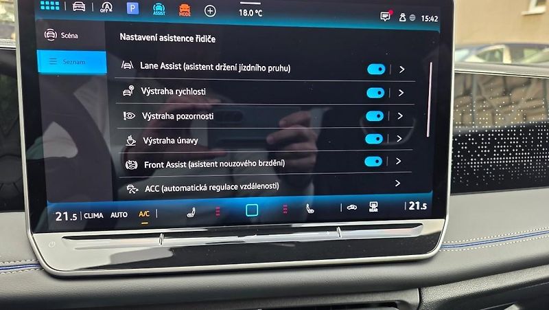 Volkswagen Tiguan (2024) 2.0TDI 142kW 4x4 DSG7 Rline TZ - fotka 29 z 50