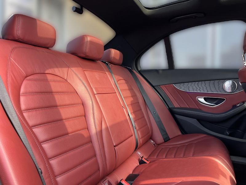 Mercedes-Benz Třídy C Třída C 400 4MATIC AMG Line - fotka 17 z 18