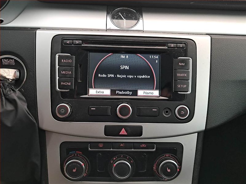 Volkswagen Passat (2011) 2.0 TDI, po STK, CZ doklady - fotka 12 z 16