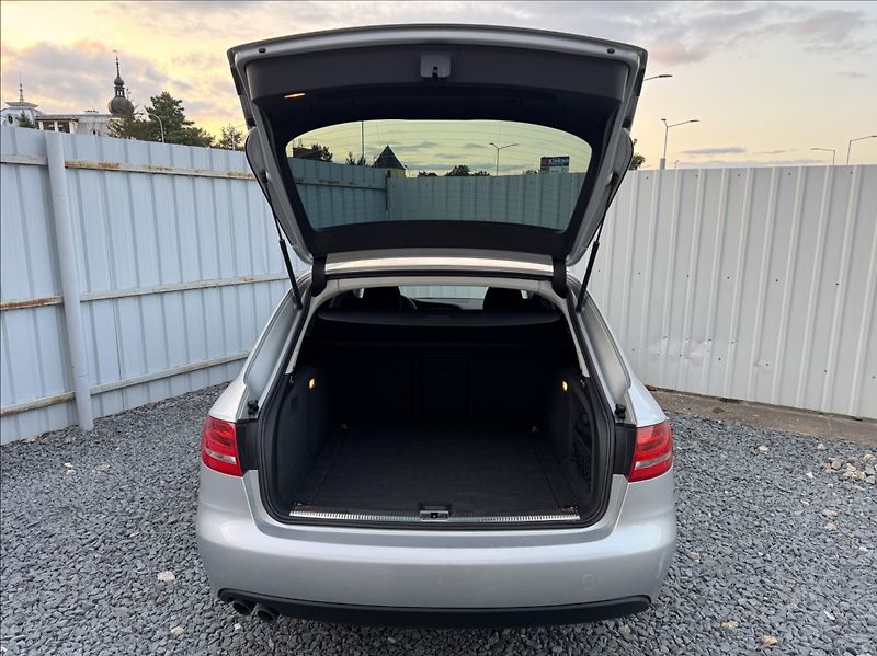 Audi A4 2,0 TDI 105kW AVANT - fotka 12 z 50