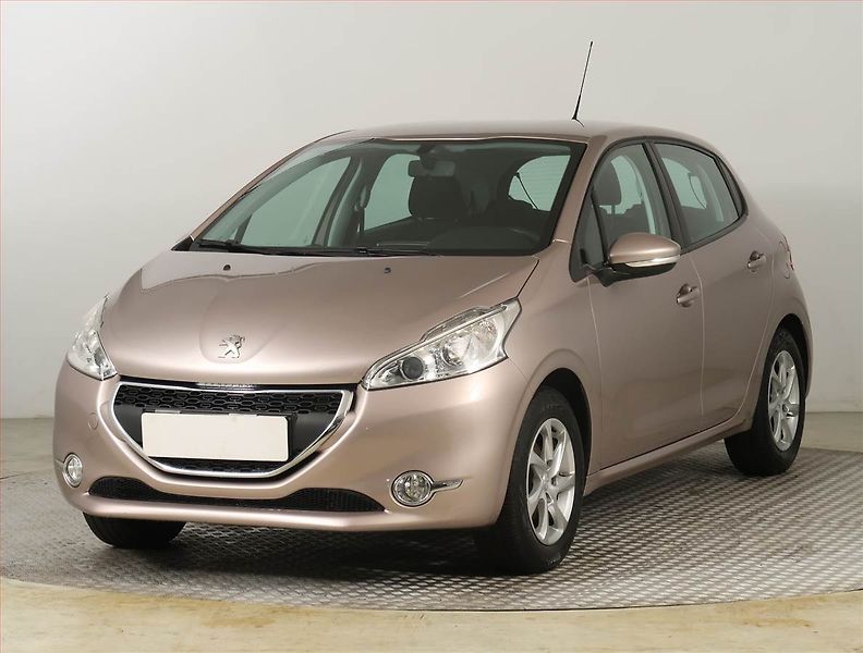 Peugeot 208 (2014) 1.2 PureTech, ČR,1.maj - fotka 2 z 19
