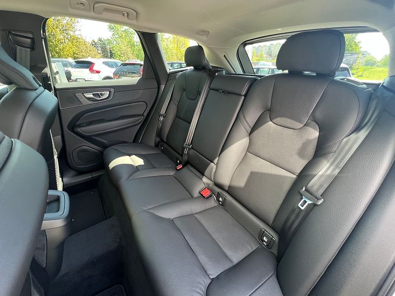 Volvo XC60 Plus B5 AWD 360, ACC,BLIS - fotka 12 z 22