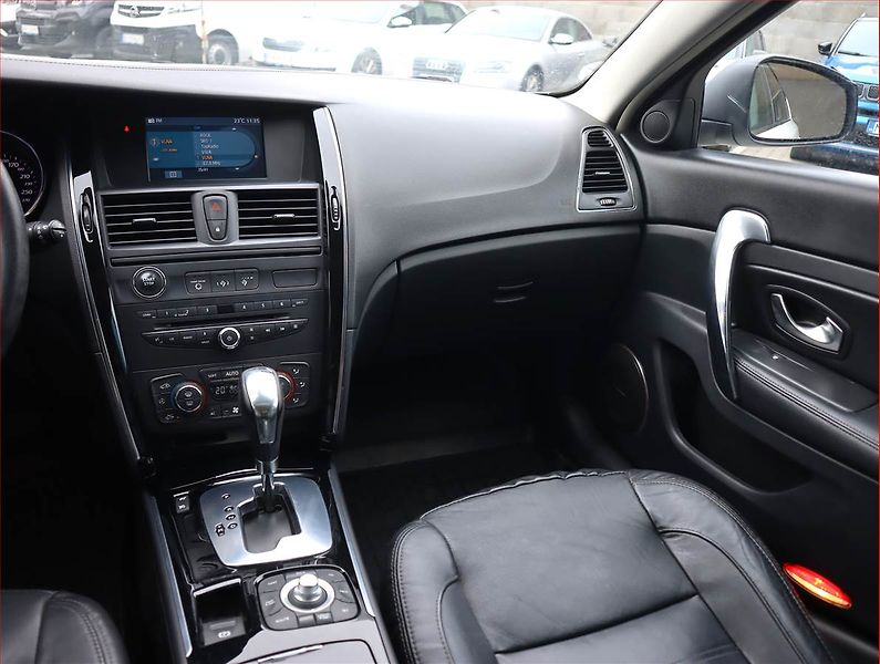 Renault Latitude (2012) Initiale 2.0 dCi, Automat - fotka 8 z 20