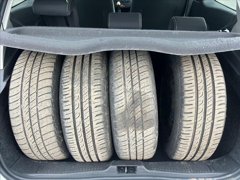 Renault Clio 1,5 DCi,2x Sada kol,Klima - fotka 7 z 16