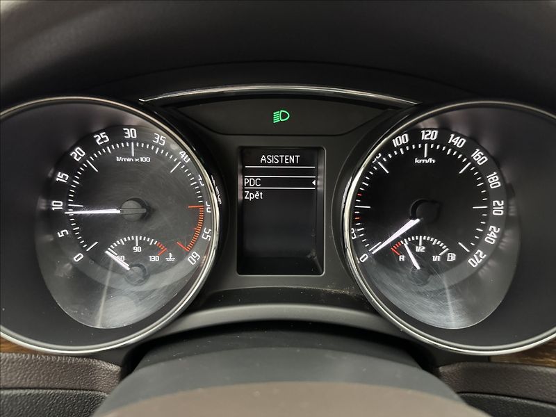 Škoda Superb 2,0 125kW L&K VÝHŘEV TAŽNÉ ČR - fotka 14 z 45