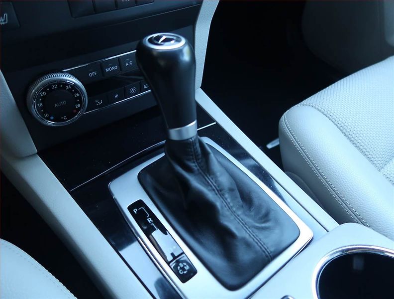 Mercedes-Benz GLK (2010) 220 CDI, 4X4, Automat, Kůže - fotka 13 z 16