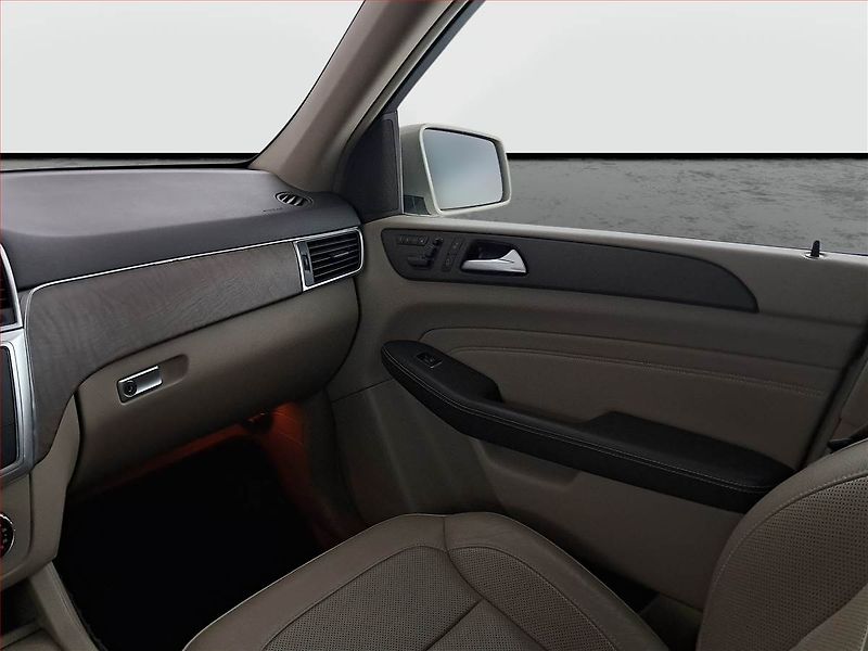 Mercedes-Benz Třídy M (2012) ML 350 BlueTEC, 4X4, Automat - fotka 8 z 19