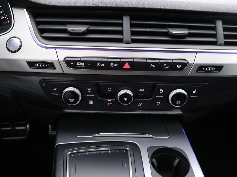 Audi Q7 3,0 TDI 200kW Quattro S-LINE - fotka 32 z 43
