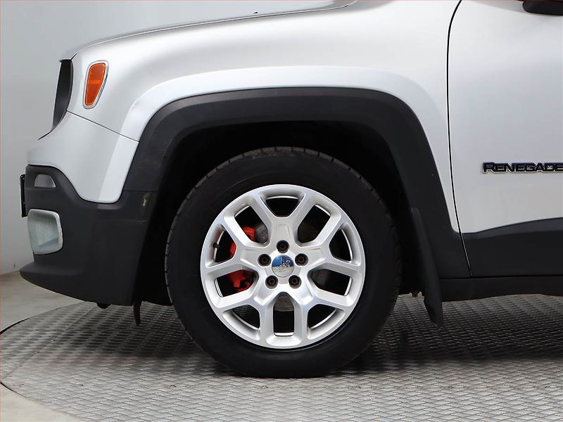 Jeep Renegade (2014) 1.6 MultiJet, Tempomat - fotka 12 z 16