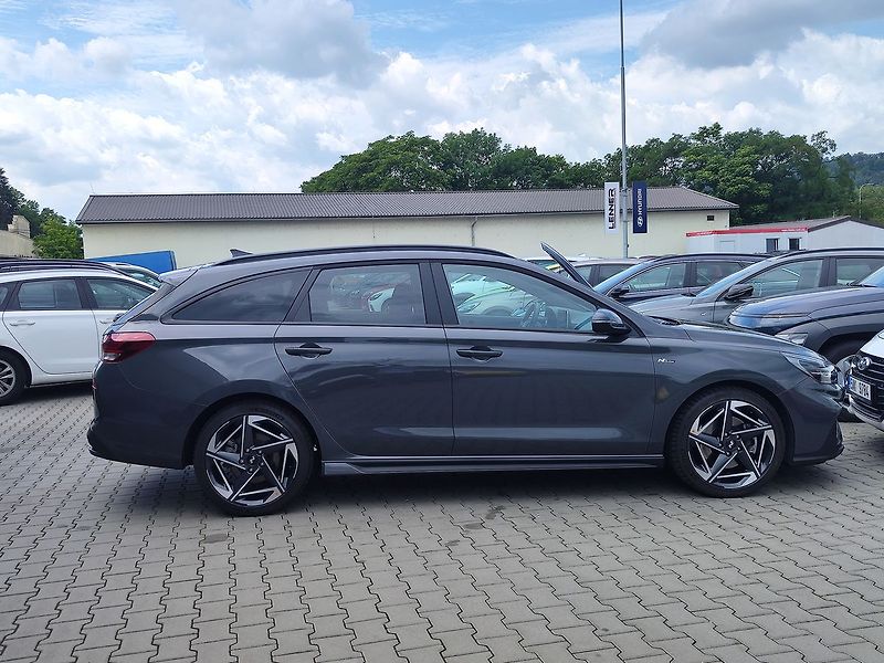 Hyundai i30 1.5 T-GDi/103kW N-Line DCT - fotka 4 z 31