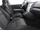 Toyota Corolla Verso (2008) 2.2 D-4D, 7 míst, nová STK - náhled 8