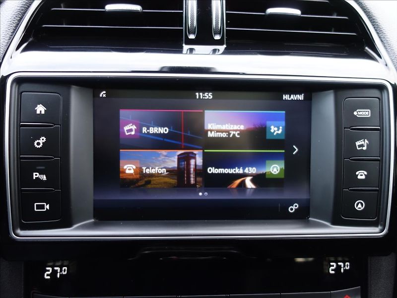 Jaguar F-Pace 2,0 20d AWD PRESTIGE - fotka 19 z 40