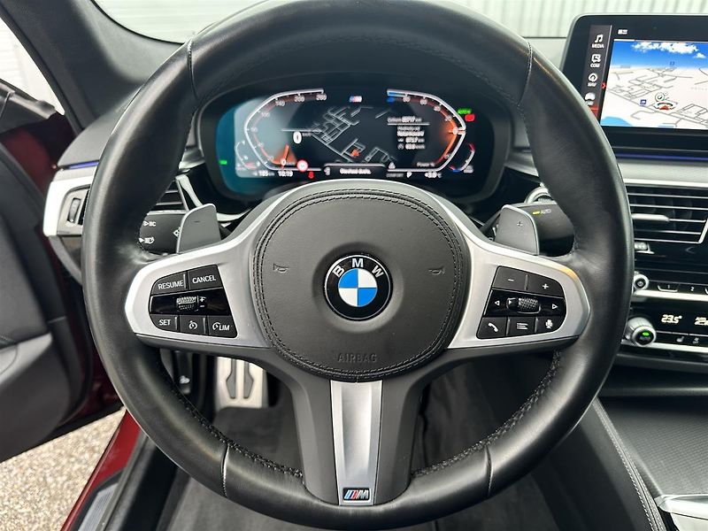 BMW Řada 5 520d xDrive Sedan - fotka 16 z 17
