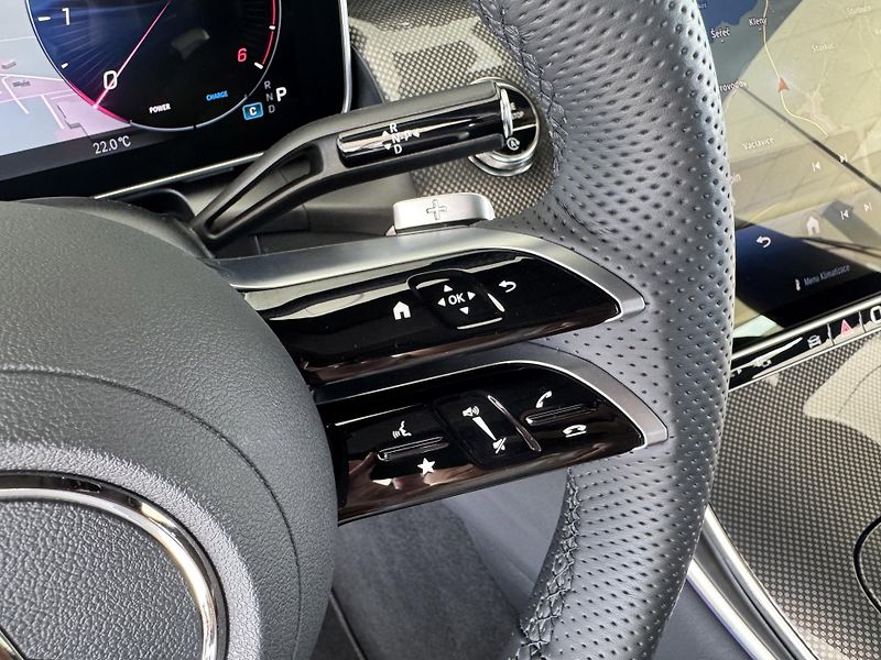 Mercedes-Benz GLC 300d 4MATIC*198kW*AMG*Tažné - fotka 26 z 38