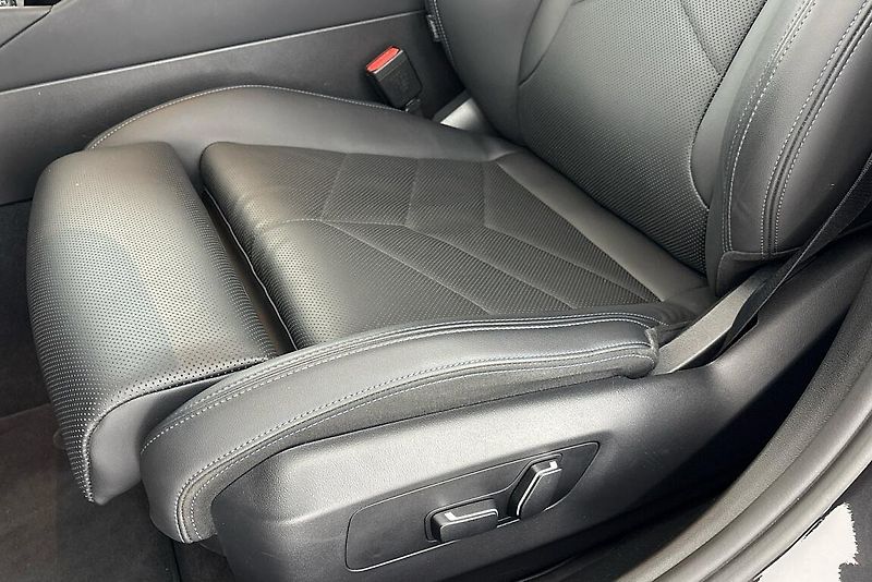 BMW Řada 5 540d xDrive Touring - fotka 7 z 24