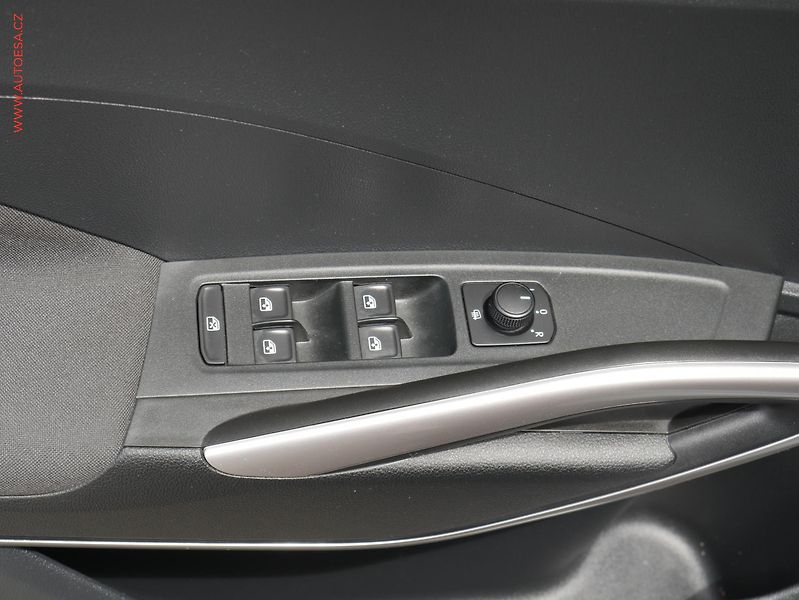 Škoda Fabia (2022) 1.0TSI, 1.maj,ČR, Style, LED - fotka 11 z 20