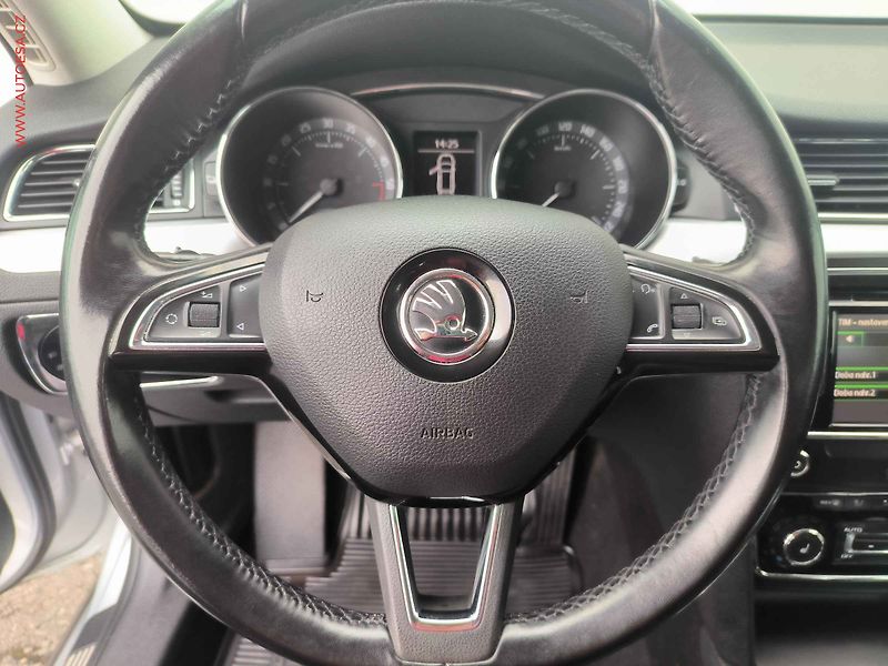 Škoda Superb (2014) 2.0 TDi 4x4, ČR, Outdoor, AT - fotka 16 z 22
