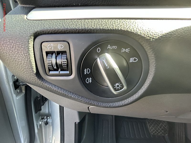 Seat Alhambra (2012) 2.0 TDi 7míst, Style, DSG, AC - fotka 13 z 18
