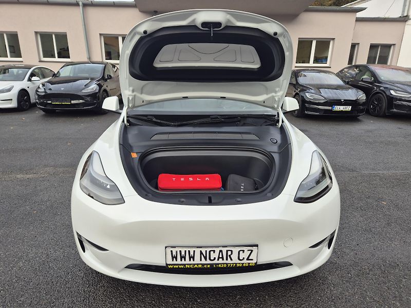 Tesla Model Y LONG RANGE DUAL MOTOR TZ 95,0% - fotka 18 z 49