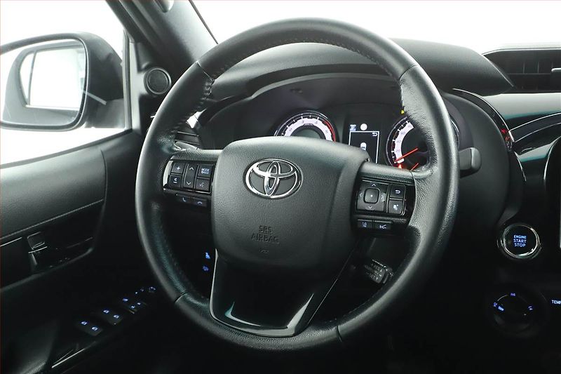 Toyota Hilux (2019) 2.4 D-4D - fotka 17 z 18