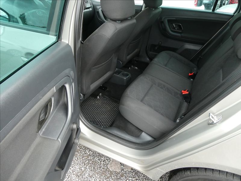 Škoda Fabia 1,2 HTP 51kW Family,po servise - fotka 17 z 42