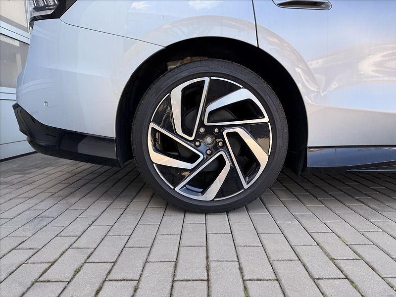 Volkswagen ID.7 Tourer (2025) 210 kW 77kWh  Pro People - fotka 11 z 23