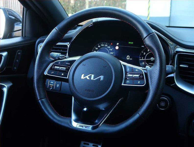 Kia Ceed (2024) 1.6 T-GDI GT - fotka 27 z 27