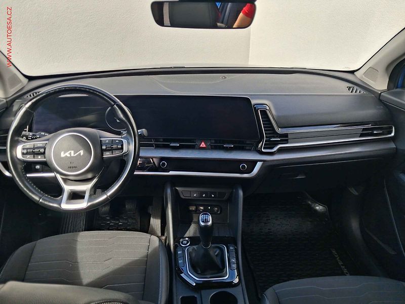 Kia Sportage (2023) 1.6 T-GDi, ČR, TOP, LED - fotka 8 z 23