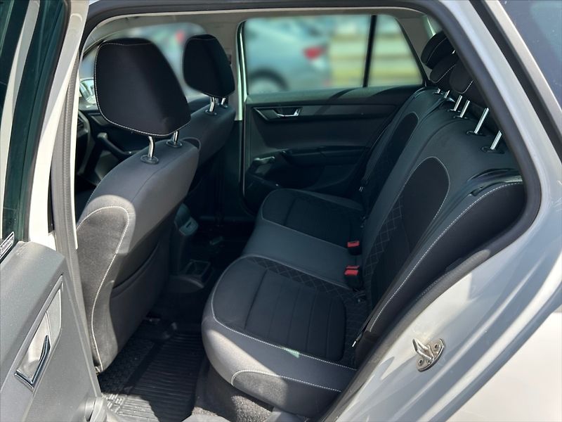 Škoda Fabia 1,0 TSI 70 Ambition - fotka 8 z 11