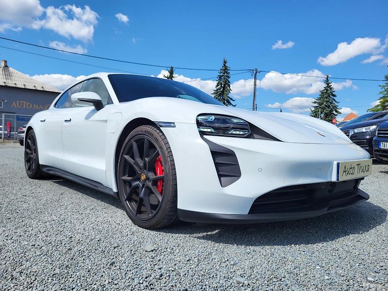Porsche Taycan GTS 440kW 4S Electric - NOVÉ - fotka 29 z 48