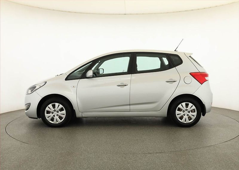 Hyundai ix20 (2015) 1.4 CVVT, Serv.kniha - fotka 3 z 16