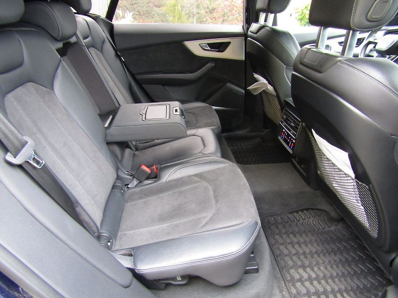 Audi Q8 (2021) 50 TDI 210kW  S-LINE - fotka 24 z 42