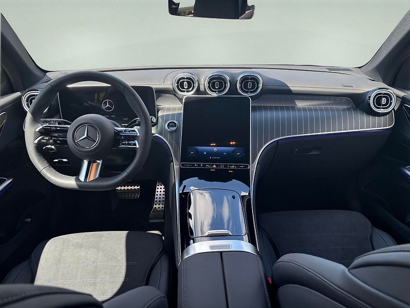 Mercedes-Benz GLC (2026) 300 e 4MATIC - fotka 10 z 11