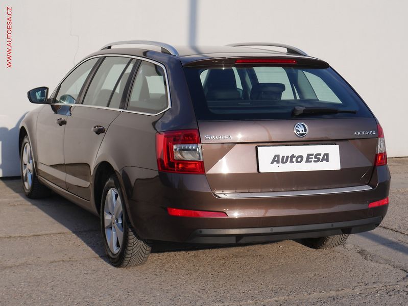 Škoda Octavia (2014) 1.6 TDi, Elegance, výhřev sed - fotografie inzerátu