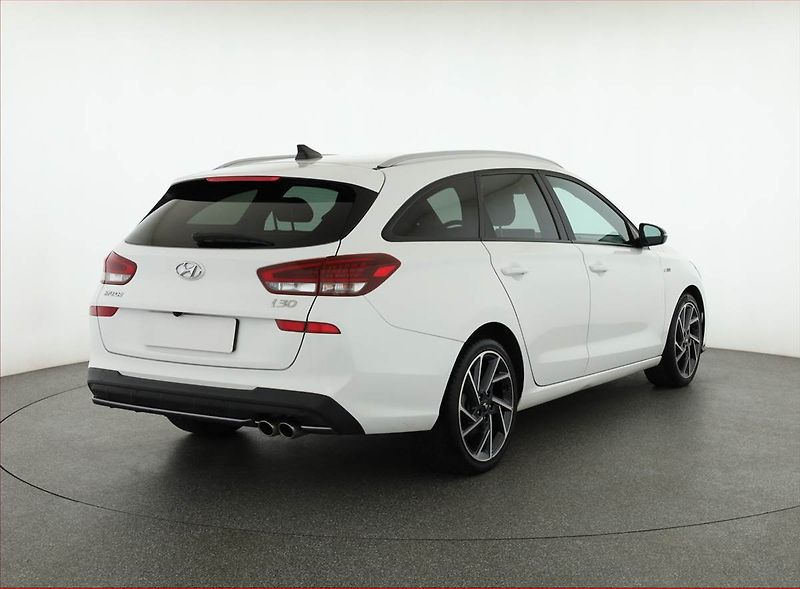 Hyundai i30 (2022) N-Line 1.5 T-GDI MHEV - fotka 5 z 21