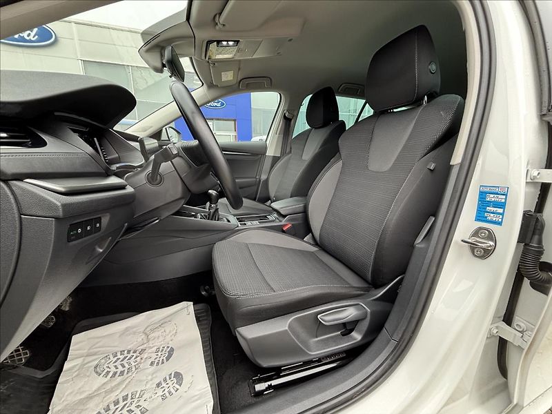 Škoda Octavia 1,5 TSI 110kW Ambition - fotka 15 z 32