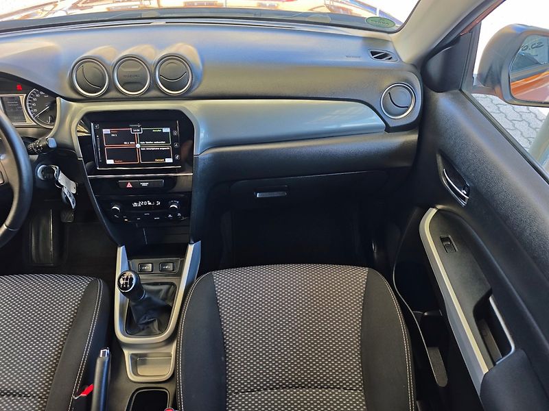 Suzuki Vitara (2016) 1.6 VVT Digiklima Kamera - fotka 17 z 40