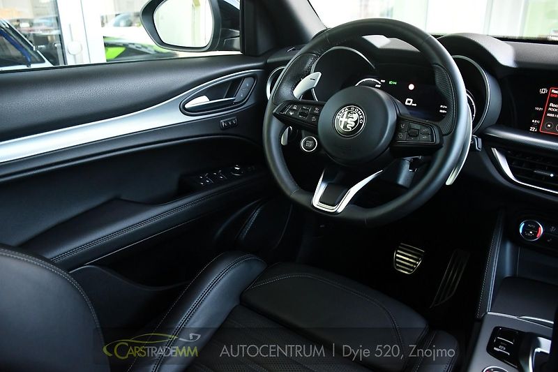 Alfa Romeo Stelvio 2,2 D 16V 210k Veloce AT8-Q4 - fotka 21 z 55