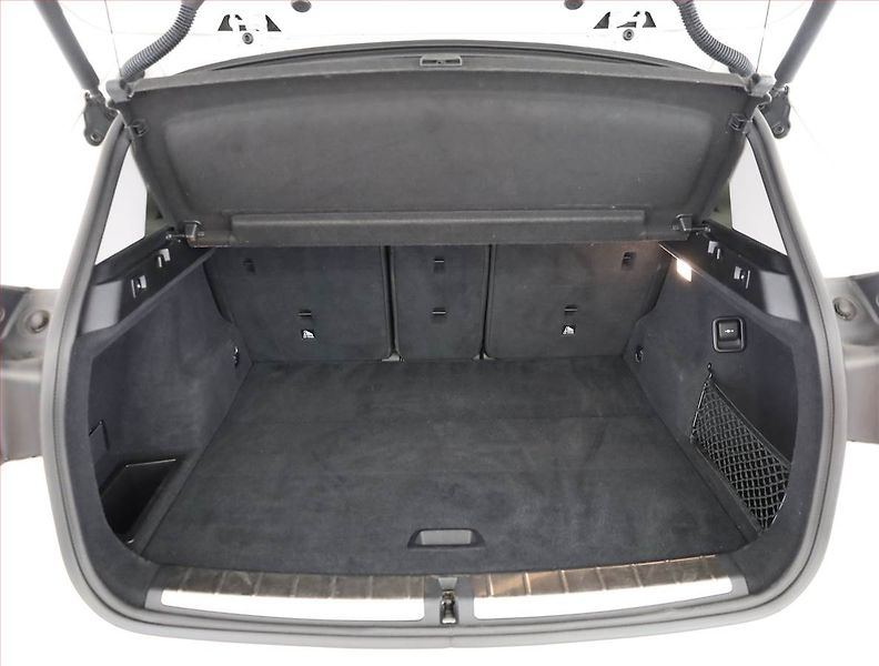 BMW X1 (2016) sDrive18d, Automat, Serv.kniha - fotka 19 z 20