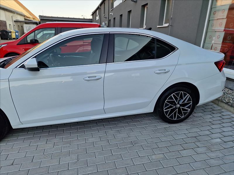 Škoda Octavia 2.0TDI Style, původ ČR,1.Maj. - fotka 45 z 50