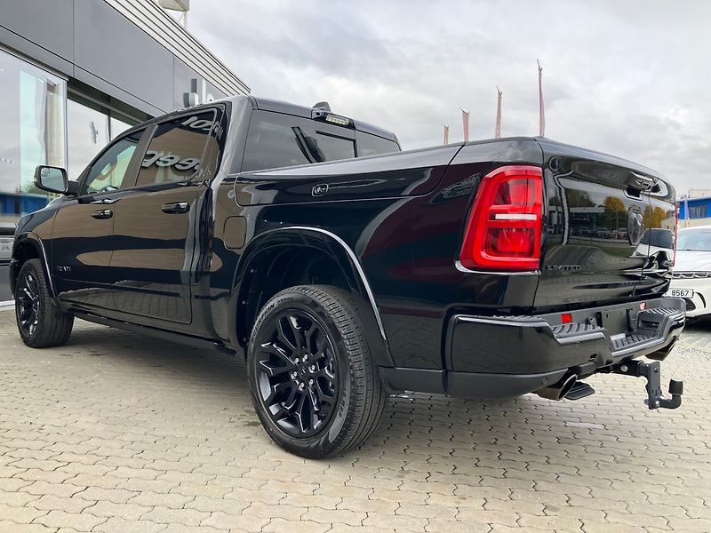 Dodge RAM (2025) 3.0 I6 548k LIMITED NIGHT RAMB - fotka 18 z 81