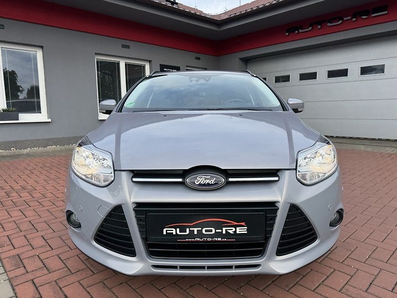 Ford Focus (2011) 1.6Ti-VCT Klima Parkování - fotka 5 z 48