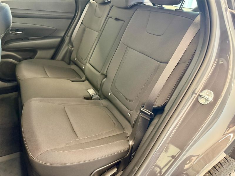 Hyundai Tucson 1,6 T-GDI COMFORT - fotka 15 z 16