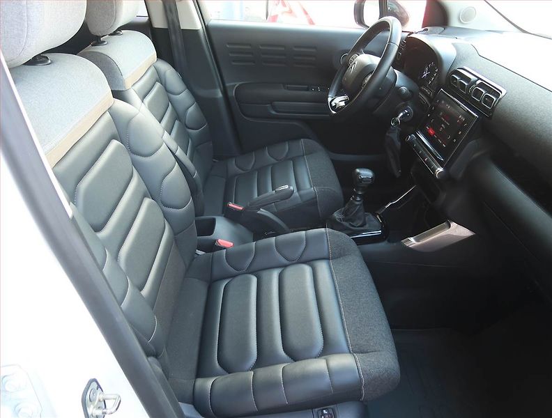 Citroën C3 Aircross (2021) Shine 1.2 PureTech, Serv.kniha - fotka 9 z 18