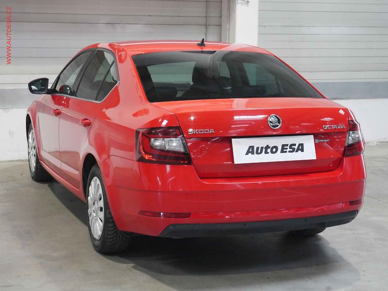 Škoda Octavia (2019) 2.0 TDi, 1.maj,ČR - fotka 4 z 21