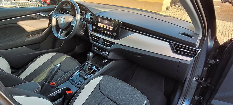 Škoda Scala (2019) 1,5TSi 110kW benzín DSG Style  - fotka 17 z 54