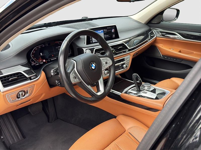 BMW Řada 7 730d xDrive Limousine - fotka 9 z 21