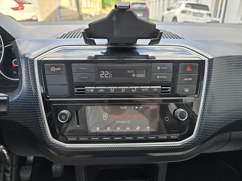 Volkswagen up! CNG KAMERA + DIGIKLIMA ČR - fotka 21 z 27