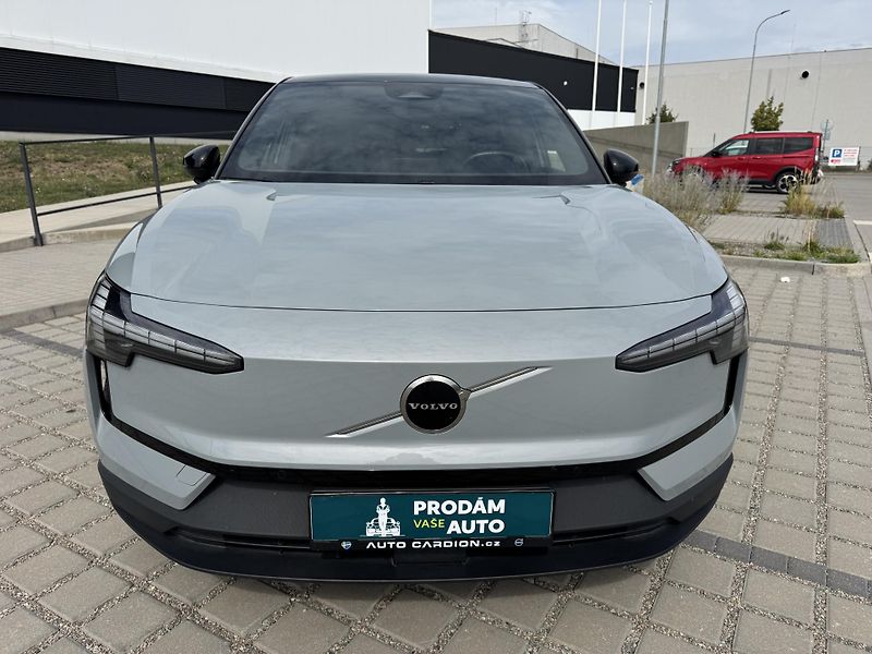 Volvo EX30 výbava PLUS 315kW bat 69kW - fotka 12 z 27