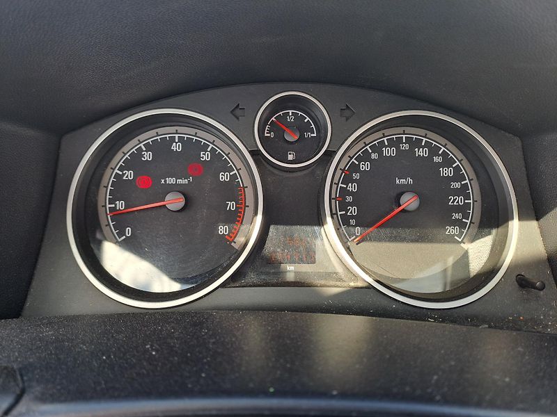 Opel Astra 1.8 KABRIO - fotka 20 z 24
